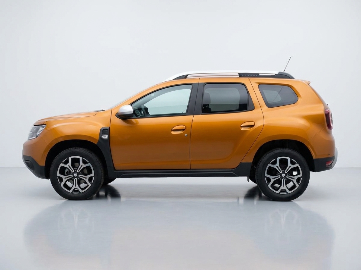 Dacia Duster Prestige — vue trois-quarts arrière, fond studio